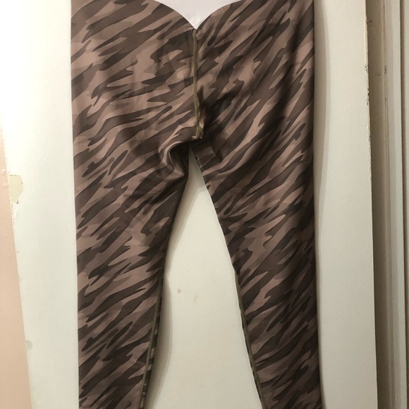 Grrrl Next Level Untouchable Leggings - Picture 2 of 4